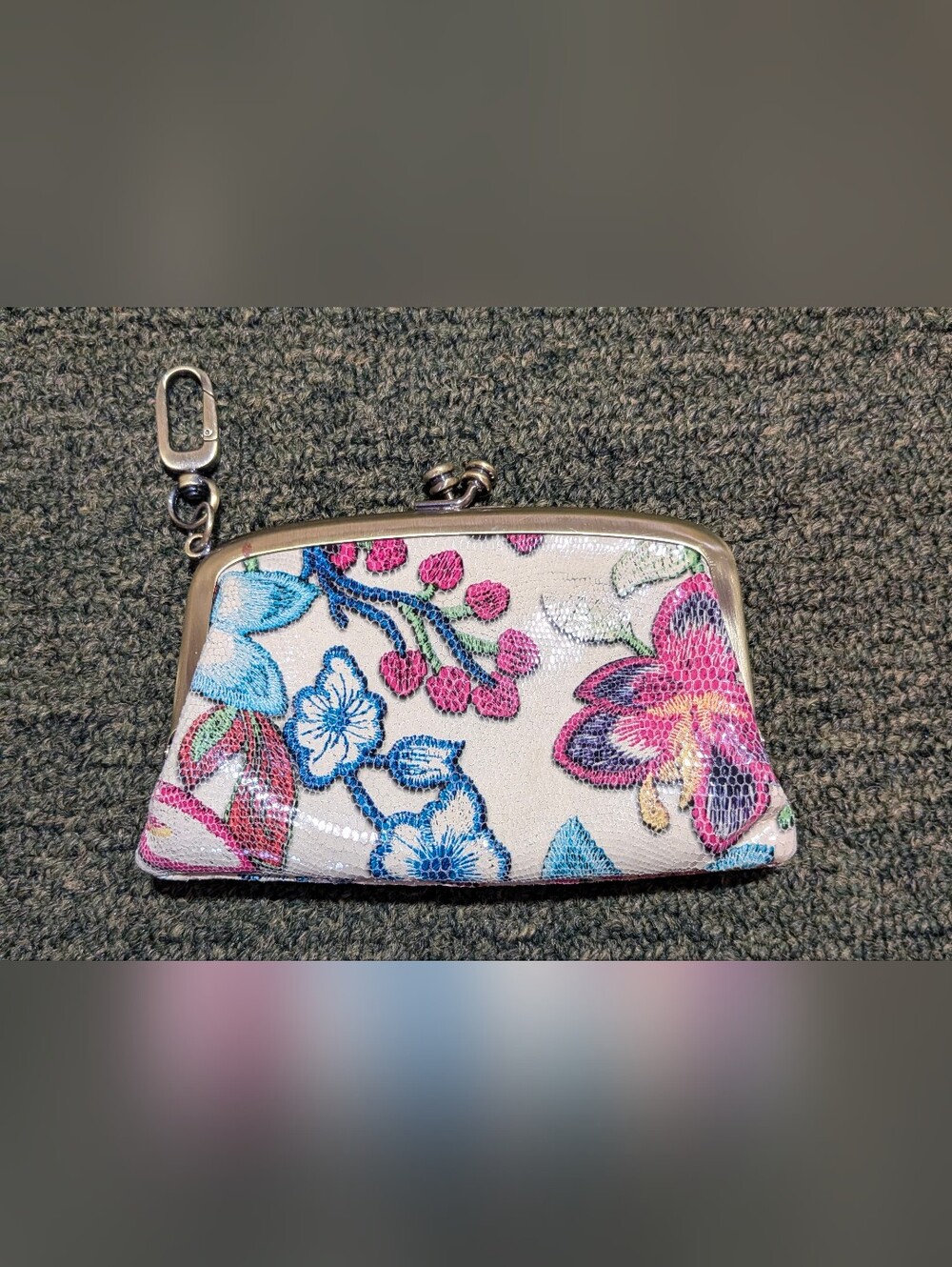 HOBO Floral Stitch Embroidered Leather Coin Card Purse Lauren Charm Kissloc